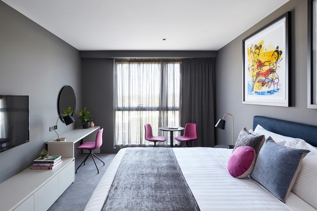 Art Series - The Chen Бокс-Хилл Экстерьер фото A room at the hotel