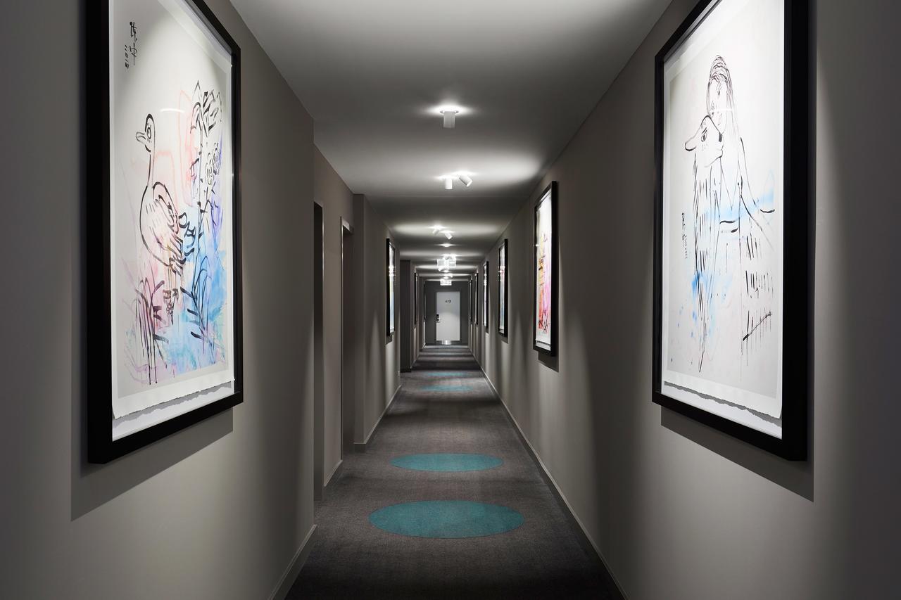 Art Series - The Chen Бокс-Хилл Экстерьер фото Artwork by artists from the UK