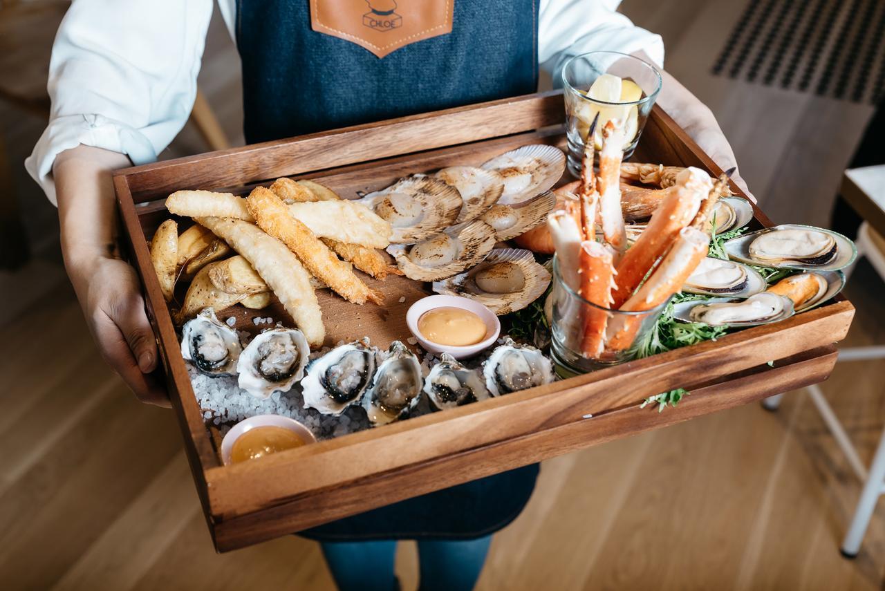 Art Series - The Chen Бокс-Хилл Экстерьер фото Seafood platter