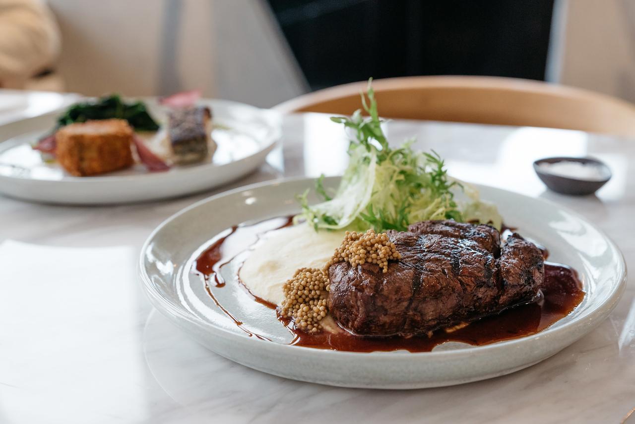 Art Series - The Chen Бокс-Хилл Экстерьер фото A steak at the restaurant