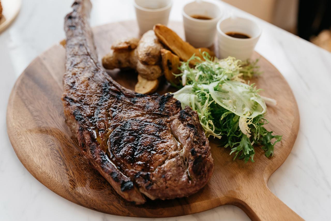 Art Series - The Chen Бокс-Хилл Экстерьер фото A steak at the restaurant